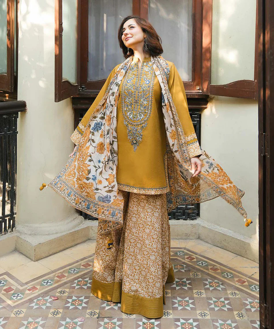 SAPPHIRE-3PC KHADDAR PRINTED EMB SUIT NEH-2668