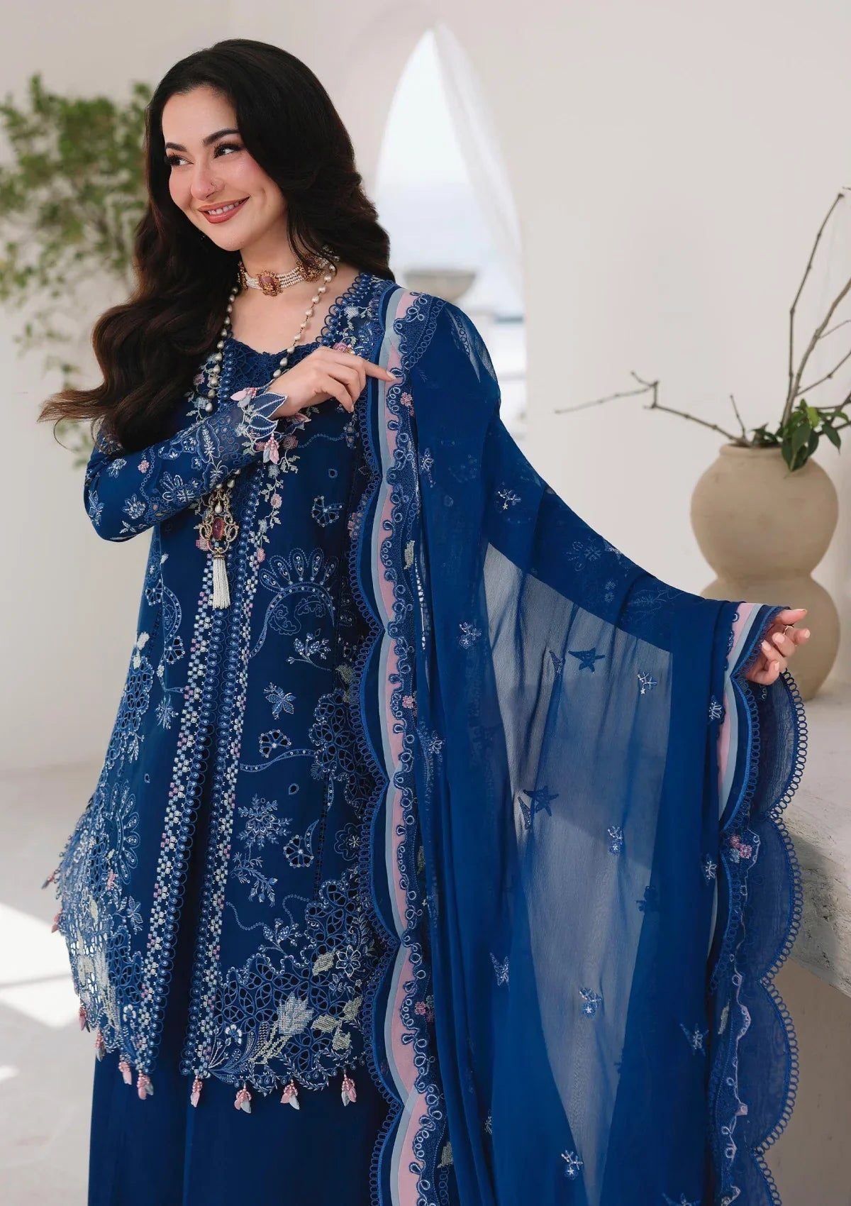 QALAMKAR PREMIUM EMBROIDERED LUXURY LAWN | UNSTITCHED 3-PIECE SUIT NEL-718