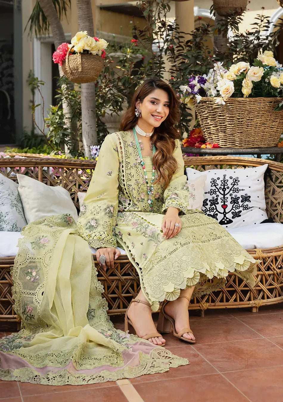 ELAF-3PC LAWN CHIKANKARI EMBROIDERED SUIT-NEL-4004