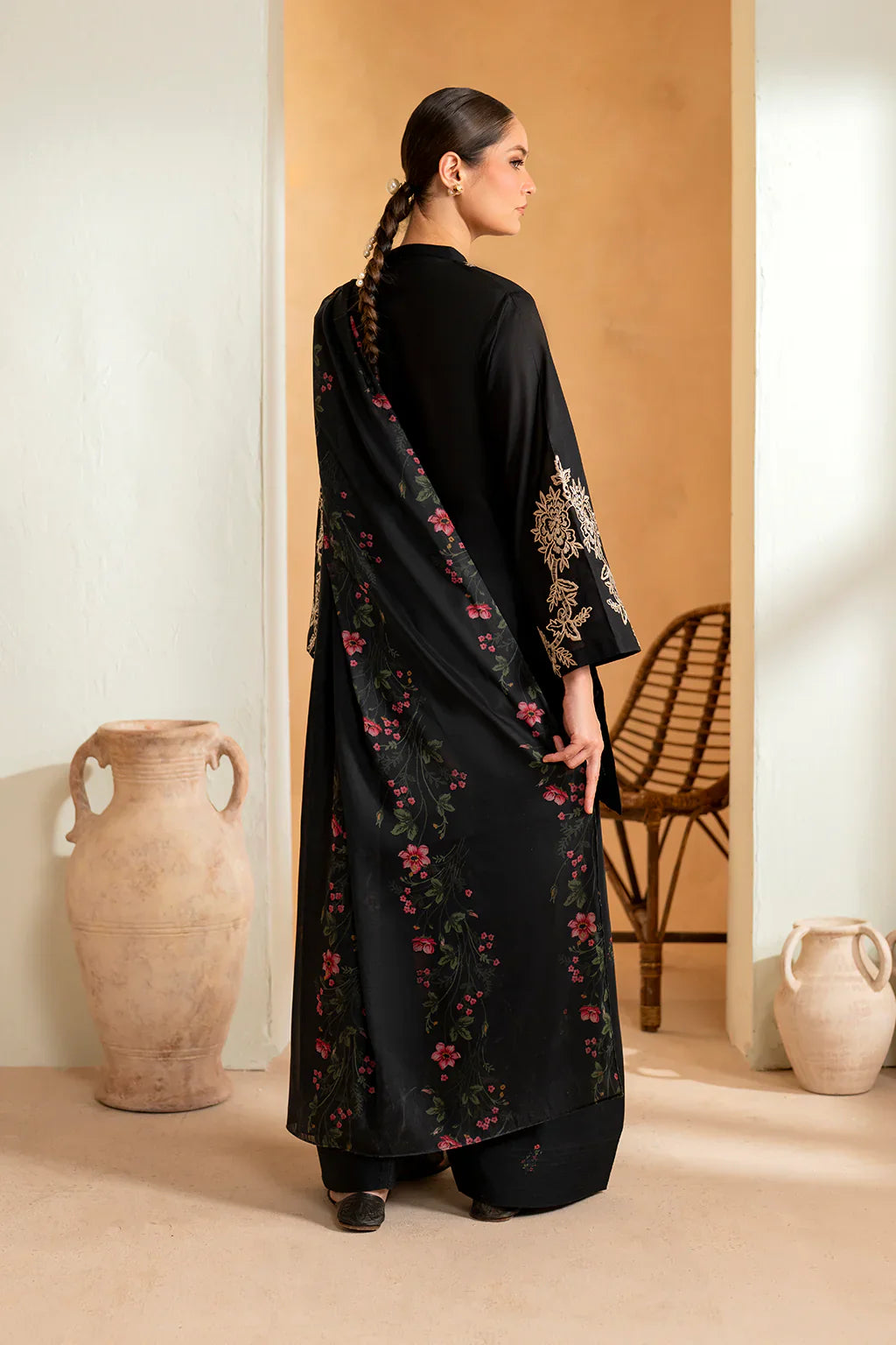 IZNIK- 3PC LAWN EMBROIDERED SUIT-NEL-4019