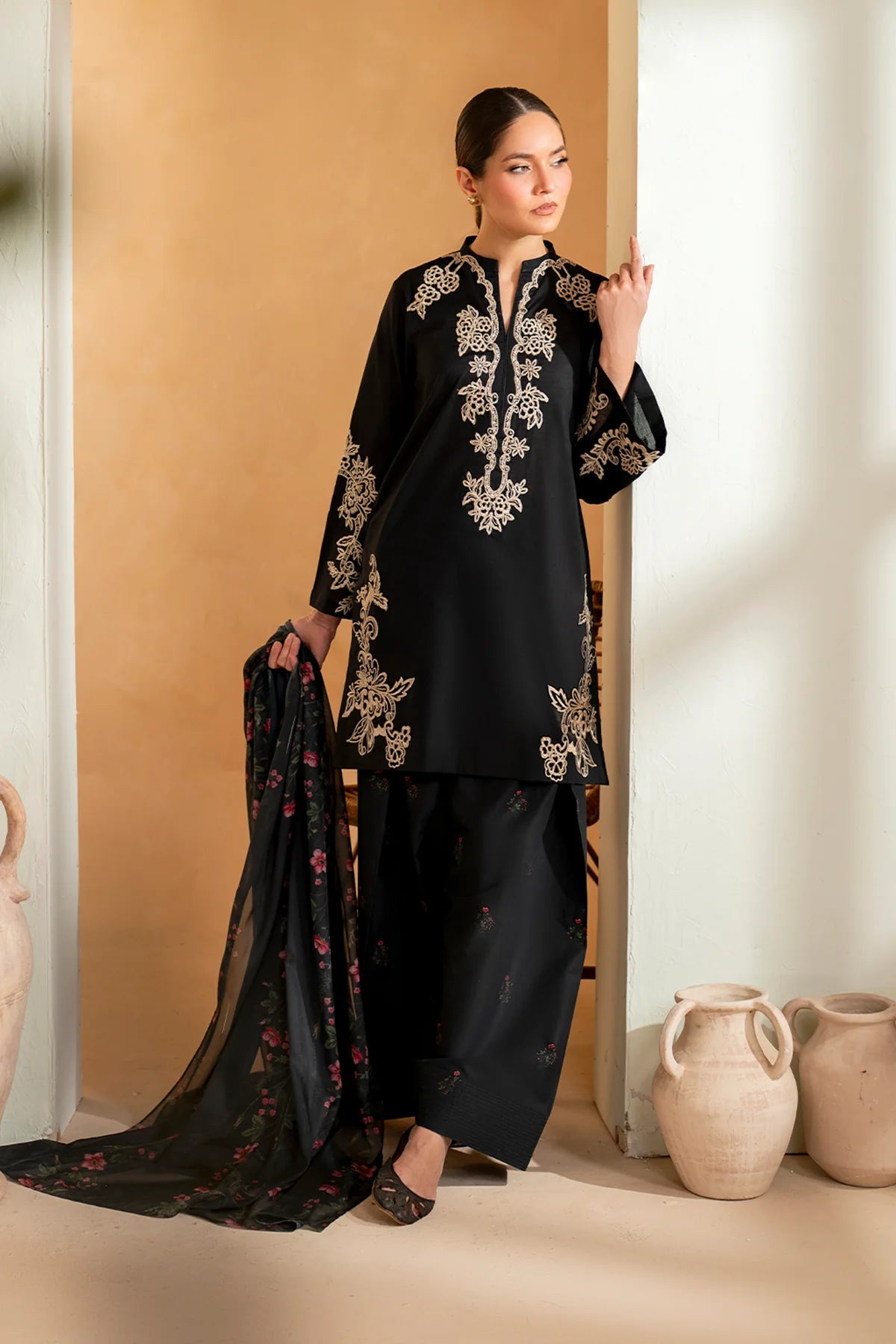 IZNIK- 3PC LAWN EMBROIDERED SUIT-NEL-4019