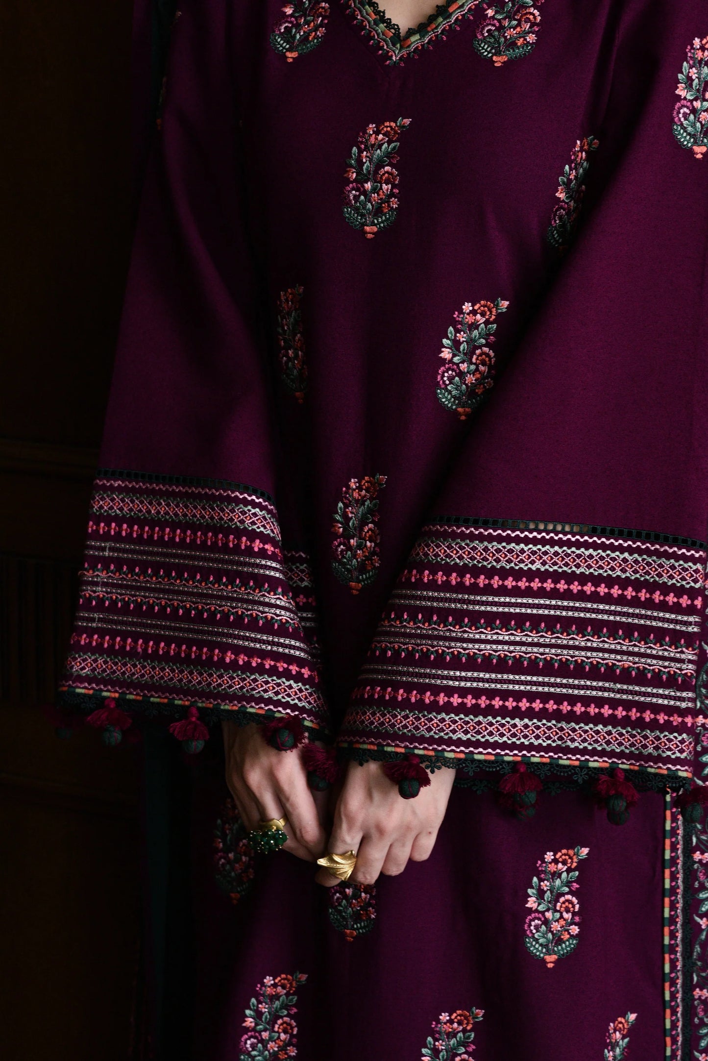 BATIK-3PC LAWN  EMBROIDERED SUIT-NEL-4009
